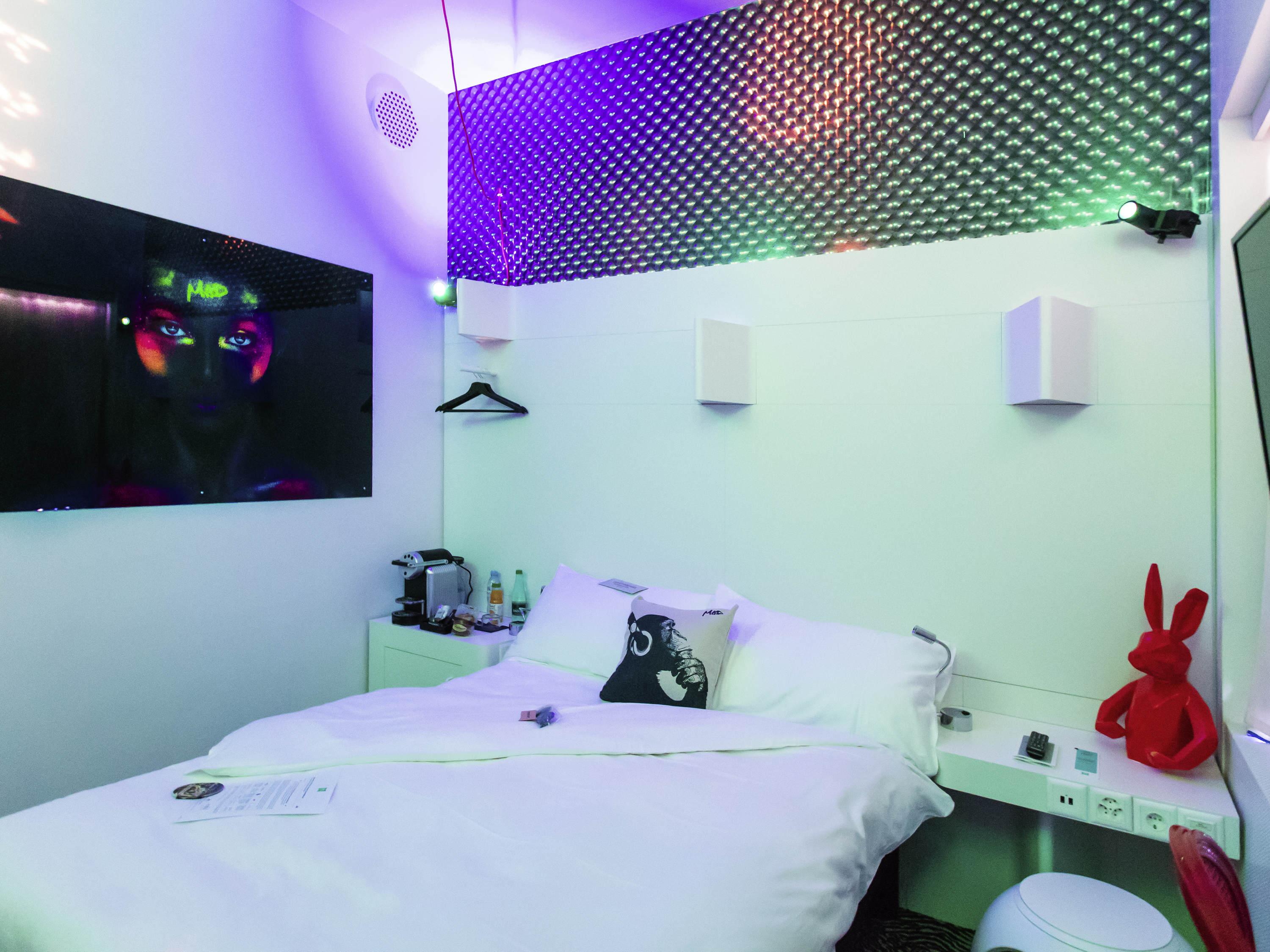 Ibis Styles Lausanne Center Madhouse Exterior photo