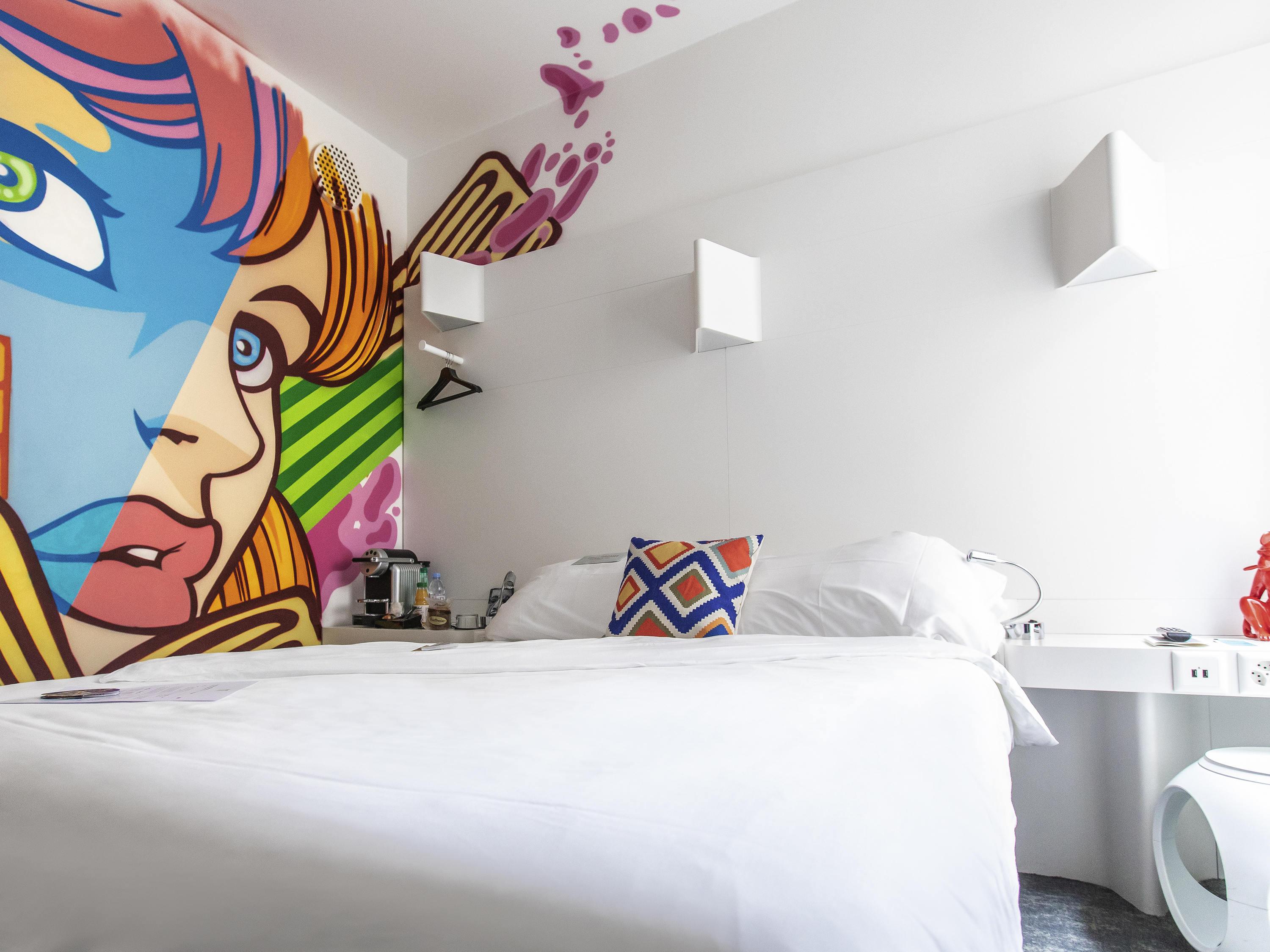 Ibis Styles Lausanne Center Madhouse Exterior photo