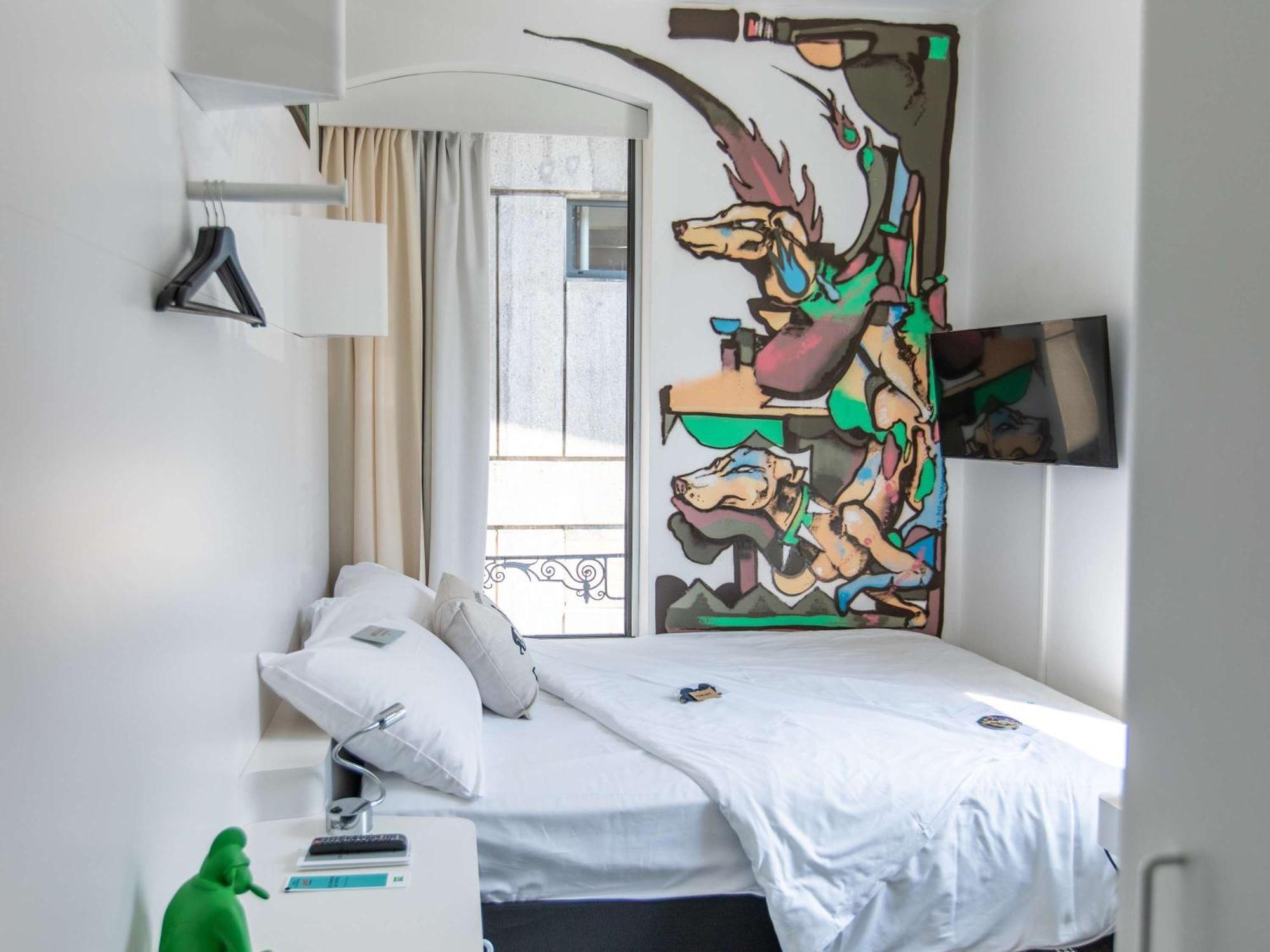Ibis Styles Lausanne Center Madhouse Exterior photo