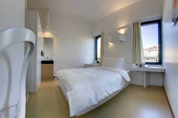 Ibis Styles Lausanne Center Madhouse Exterior photo